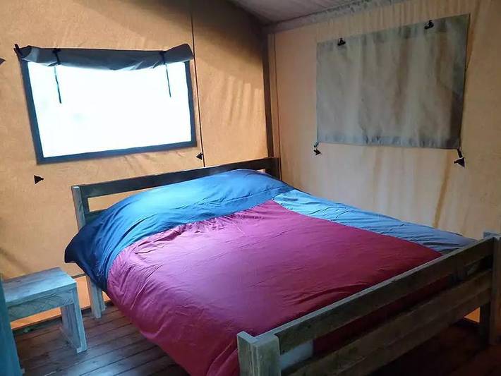 Flower Camping Jas du Moine - Tente en toile et en bois 4 personnes - Safari Standard 25m²(sans sanitaires) in Salignac, Région de Forcalquier