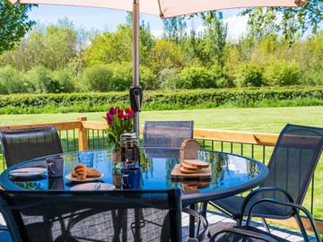 Lodge for 6 People in Hallow, Worcestershire, Photo 1