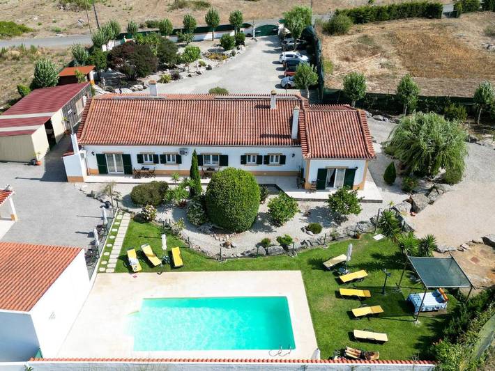 Hotel para 2 pessoas, com Terraço e Jacuzzi e ainda Jardim and Piscina em Reguengo Grande