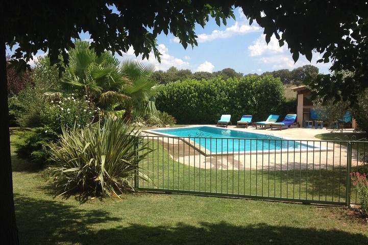 Location de vacances pour 7 personnes, avec jardin à Galargues