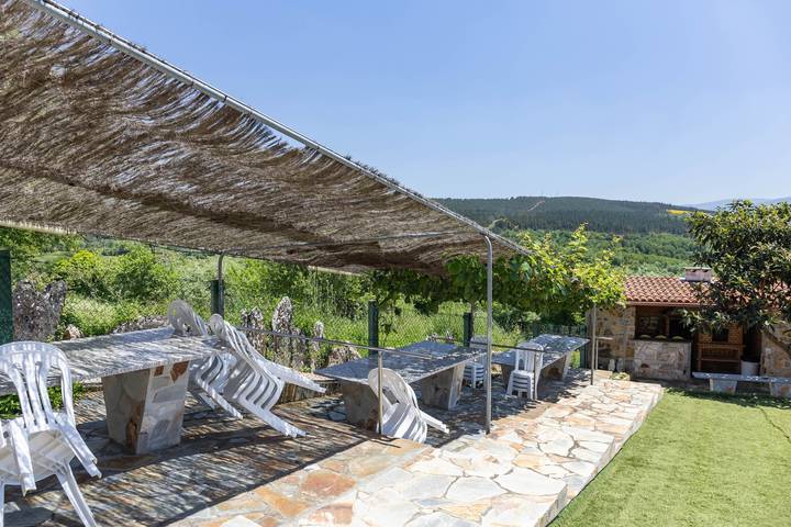 Ganze Wohnung, Casa 'Do Sil' mit Gemeinschaftspool, gemeinsamer Terrasse und Wlan in Monforte de Lemos, Reserva da Biosfera Ribeira Sacra e Serras do Oribio e Courel