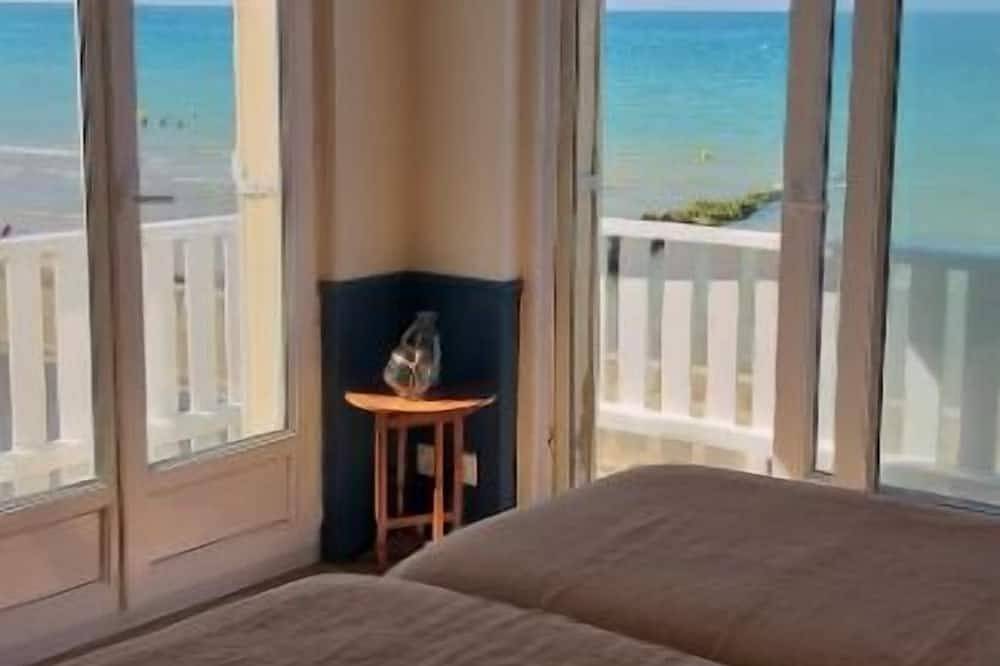 Vue exceptionnelle en front de mer, 8 personnes in Ver-sur-Mer, Côte de Nacre