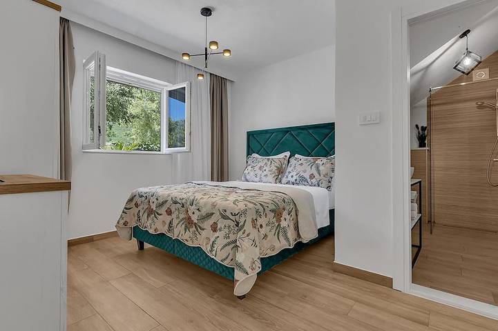 Pet friendly home in Rascane in Rašćane, Makarska Riviera