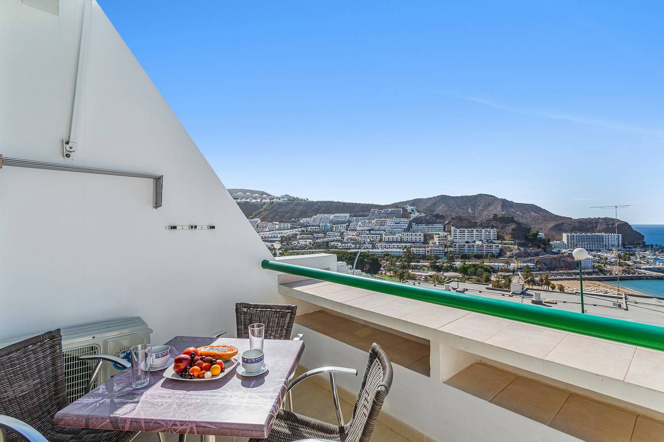 Apartamento entero, Apartamento de vacaciones 'Calipso Sun and Beach' con vistas al mar, Wi-Fi y aire acondicionado in Playa de Puerto Rico, Mogán