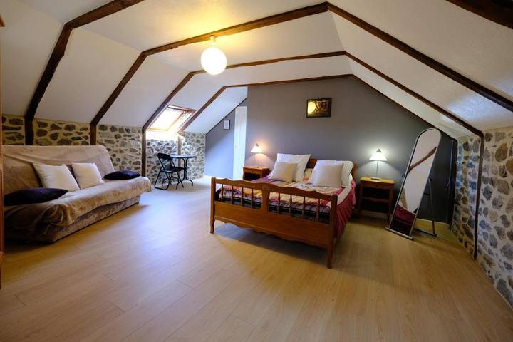 Chambre d’hôte pour 2 personnes, avec jardin et vue dans le Cantal - 4