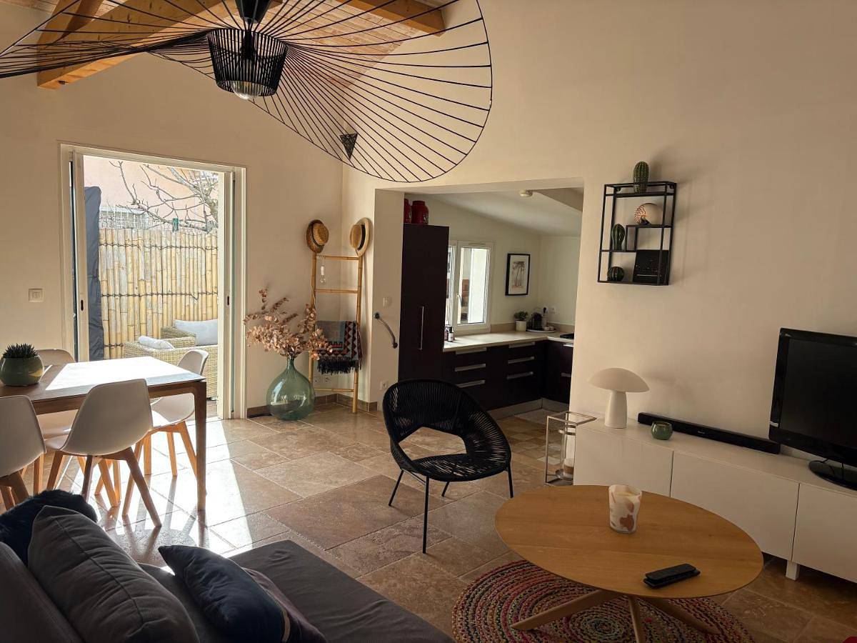 Maison de bord de mer ,Hyères, 3 chambres, jardin, calme in l'Ayguade, Hyeres