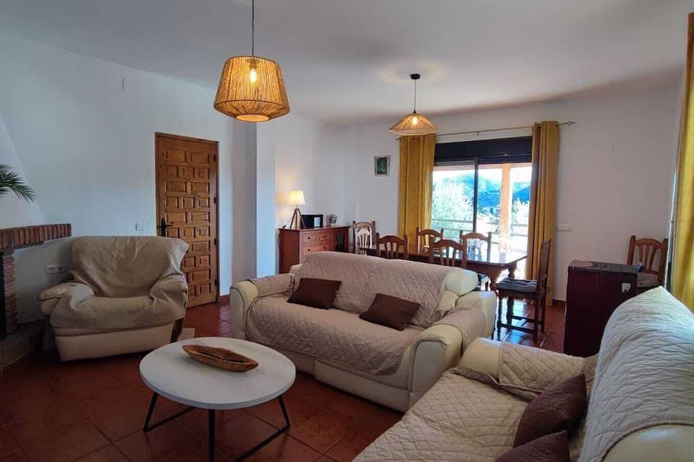 Torcal 1 - Magnificent Villa for 8 People, Heated Pool, A/C, Wifi, Pet friendly! in Comares, Málaga Province