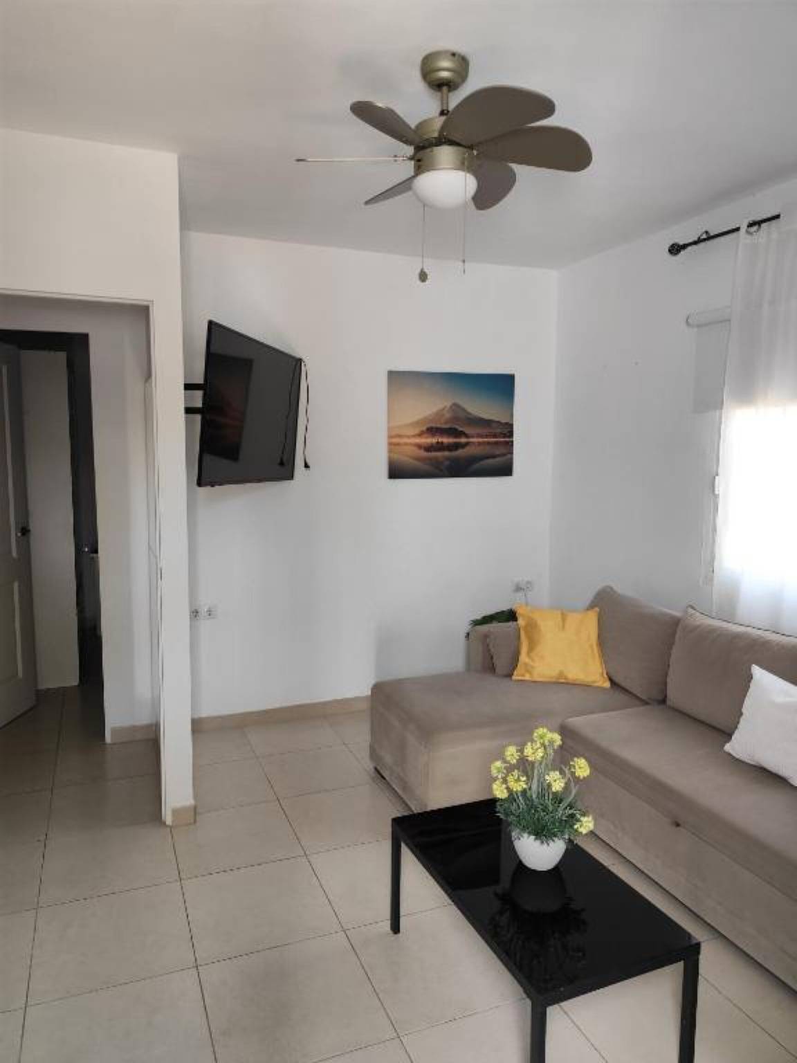 Apartamento entero, Apartamento vacacional '1 Habitación' con piscina, terraza compartidas y Wi-Fi in Costa del Silencio, Arona 
