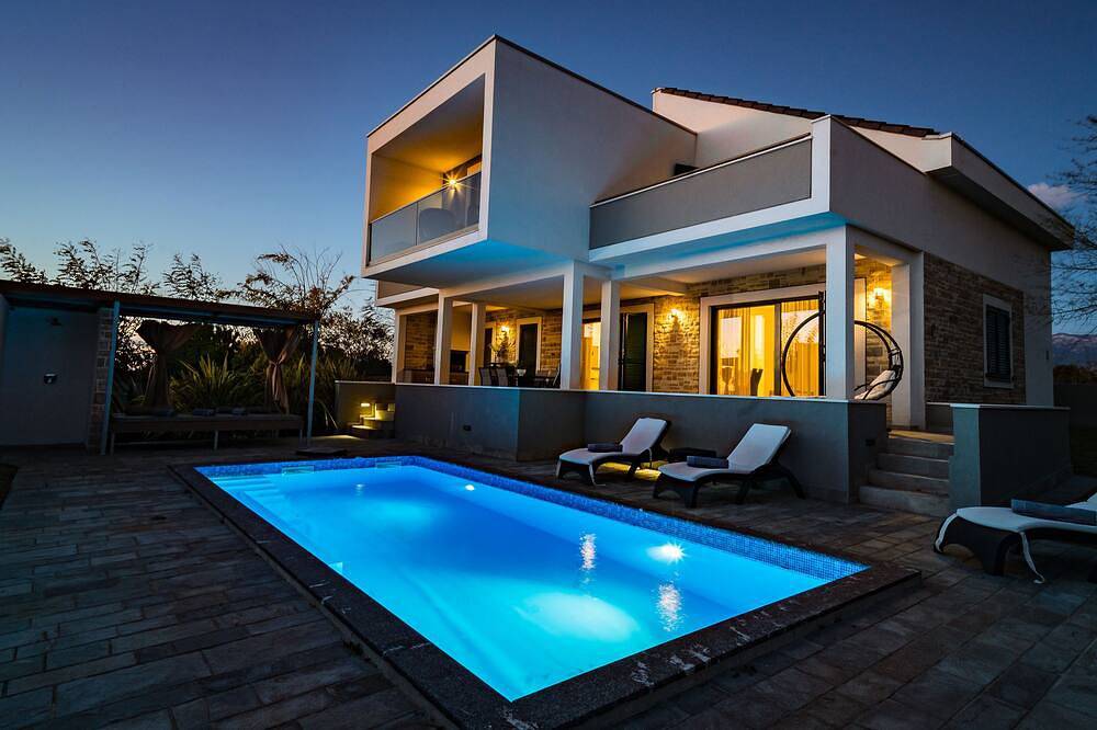Villa for 9 People in Novalja, Pag Island