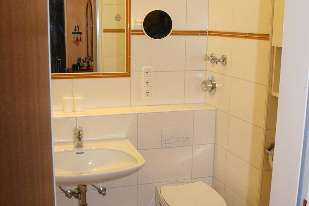 Ganze Wohnung, 3-Zimmerwohnung mit herrlichem Süd-Westbalkon und Schwimmbad/Sauna in Obermaiselstein, Bayerisch Schwaben