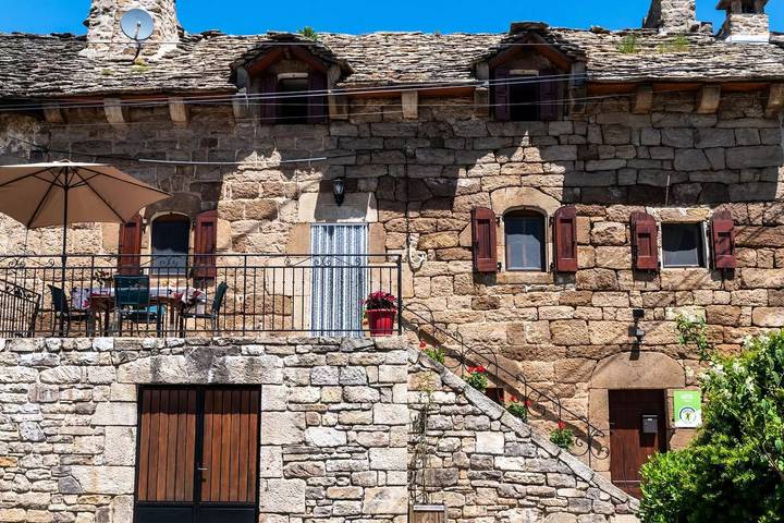 Gîte pour 6 personnes, avec balcon et piscine à Les Bondons - 2