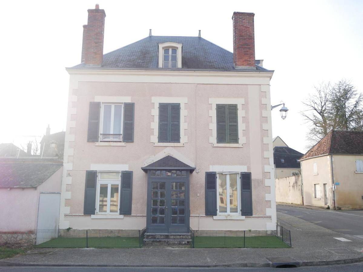 Appartement entier, One-Bedroom Apartment in Reuilly, Région d'Issoudun