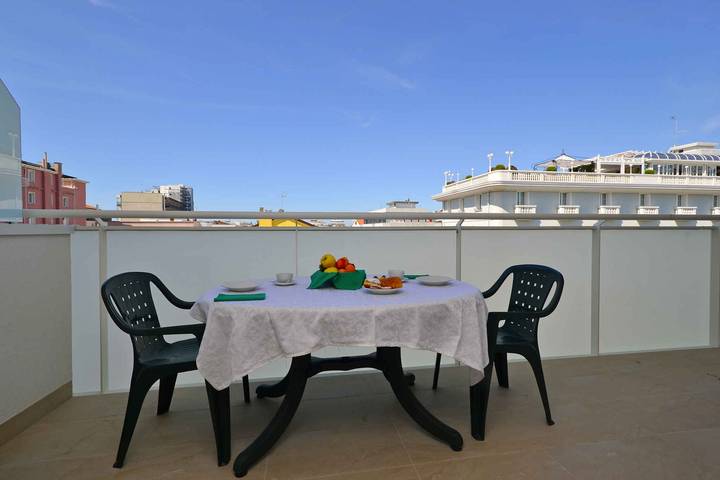 Ganze Ferienwohnung, Ferienwohnung mit Klimaanlage und Balkon in Ufficio 4/1-ter, Lignano Sabbiadoro