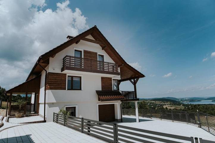 Hus för 12 Personer, med sjöutsikt samt trädgård och utsikt - 1