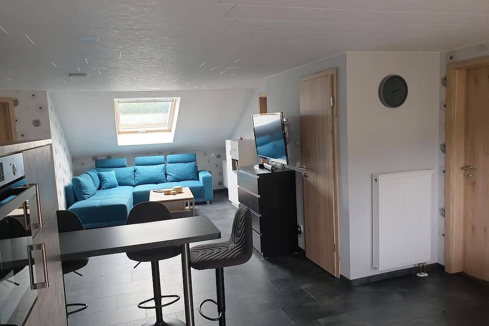 Ganze Wohnung, Neu renovierte Ferienwohnung  für 4 Personen in Hellenthal, Naturpark Hohes Venn-Eifel