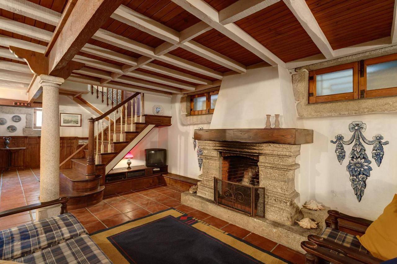 Foz Townhouse- Sea, Garden & Garage in Nevogilde, Porto