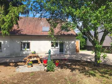 Gîte pour 6 personnes, avec jardin dans le Jura