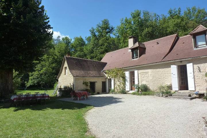 Location de vacances pour 12 personnes, avec Jardin à Coulaures