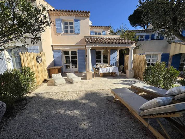 Maison de vacances pour 4 personnes, avec balcon ainsi que jardin et piscine à La Croix-Valmer