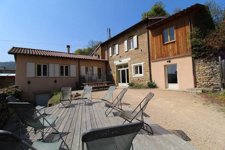 Gîte pour 12 personnes, avec Terrasse et Jardin à Cogny