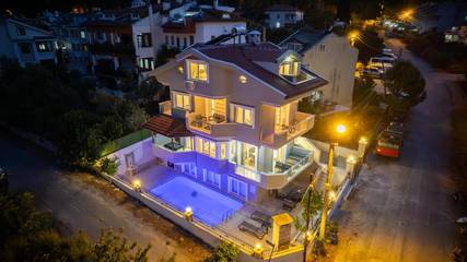 Villa pour 8 personnes, avec piscine ainsi que vue et jardin à Marmaris