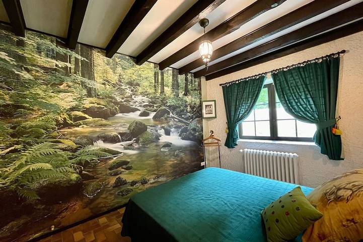 Gîte pour 8 personnes, avec jardin, animaux acceptés à Queyrières - 4