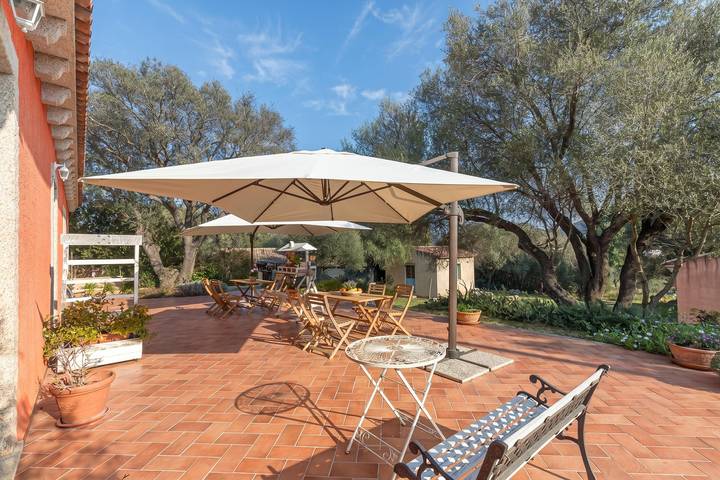 Location de vacances pour 4 personnes, avec terrasse, adapté aux familles dans Olbia