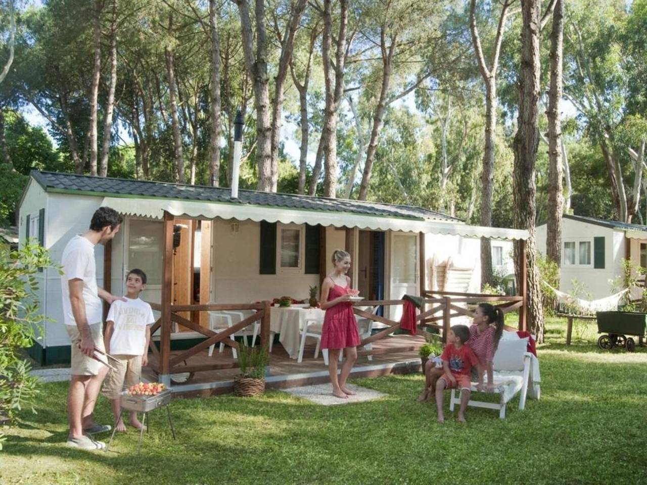Accogliente chalet nella pineta in Baia Domizia, Provincia di Caserta