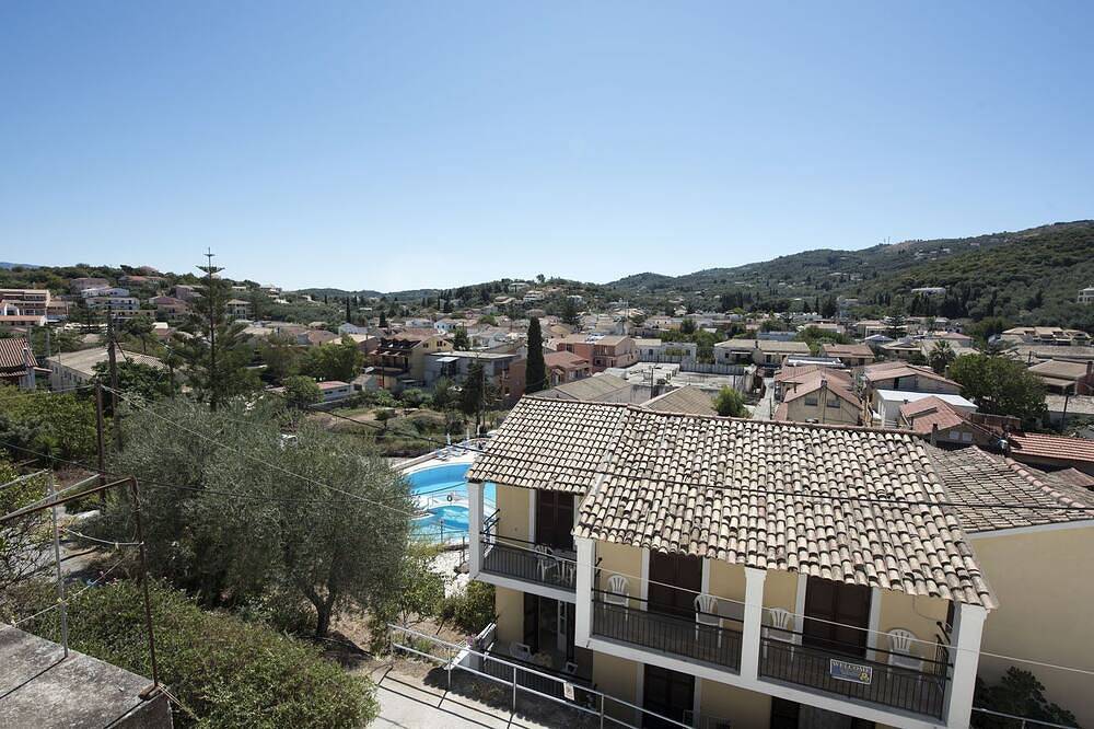 Close to the beach, spacious one-bedroom apartment with sea views., foto 7