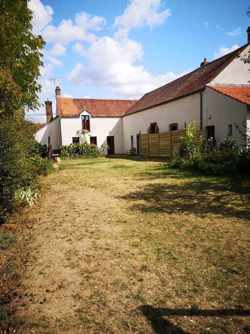 Three-Bedroom House in Amilly, Région de Montargis