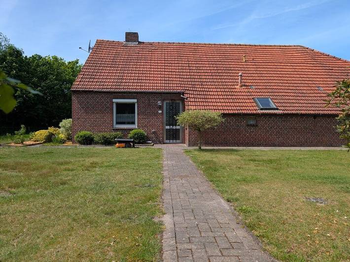 Ferienhaus für 4 Personen, mit Terrasse und Garten in Dunum - 2