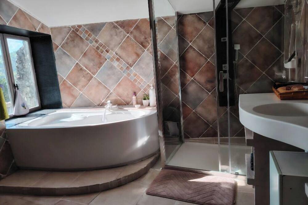 3-bedroom house for 10 people in Montjoux, Región de Nyons