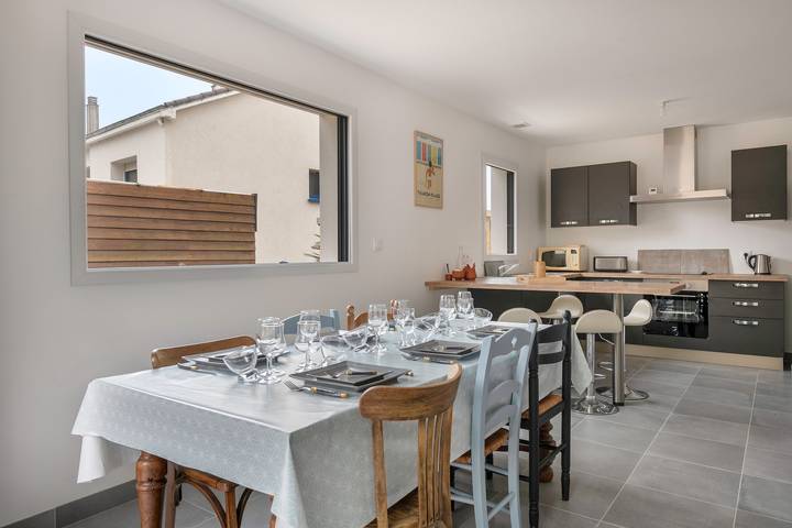 Location de vacances pour 6 personnes, avec terrasse et jardin à Saint-Michel-Chef-Chef - 2