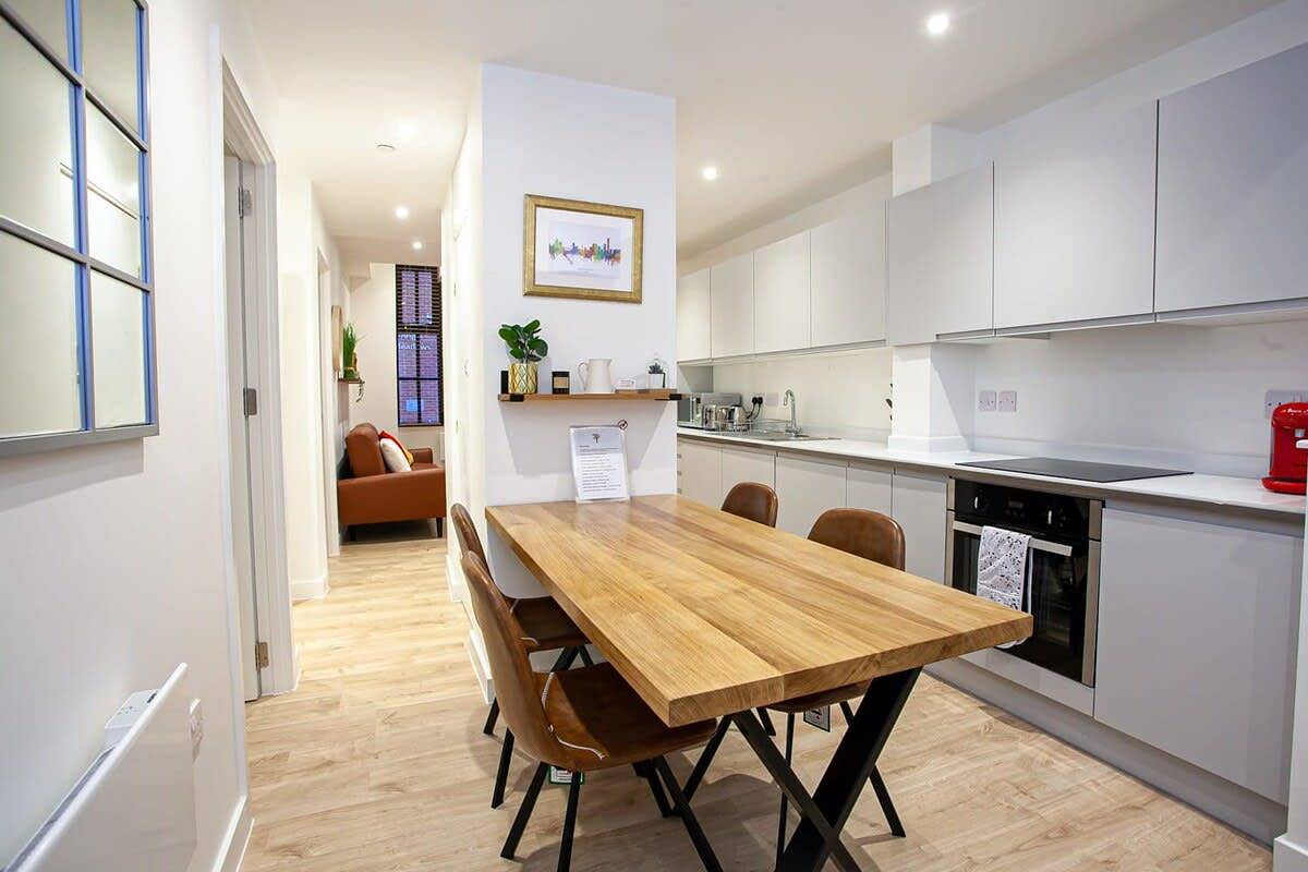 Entire apartment, Spacious 2Br Gem Near Manchester Victoria Station in Manchester, Greater Manchester