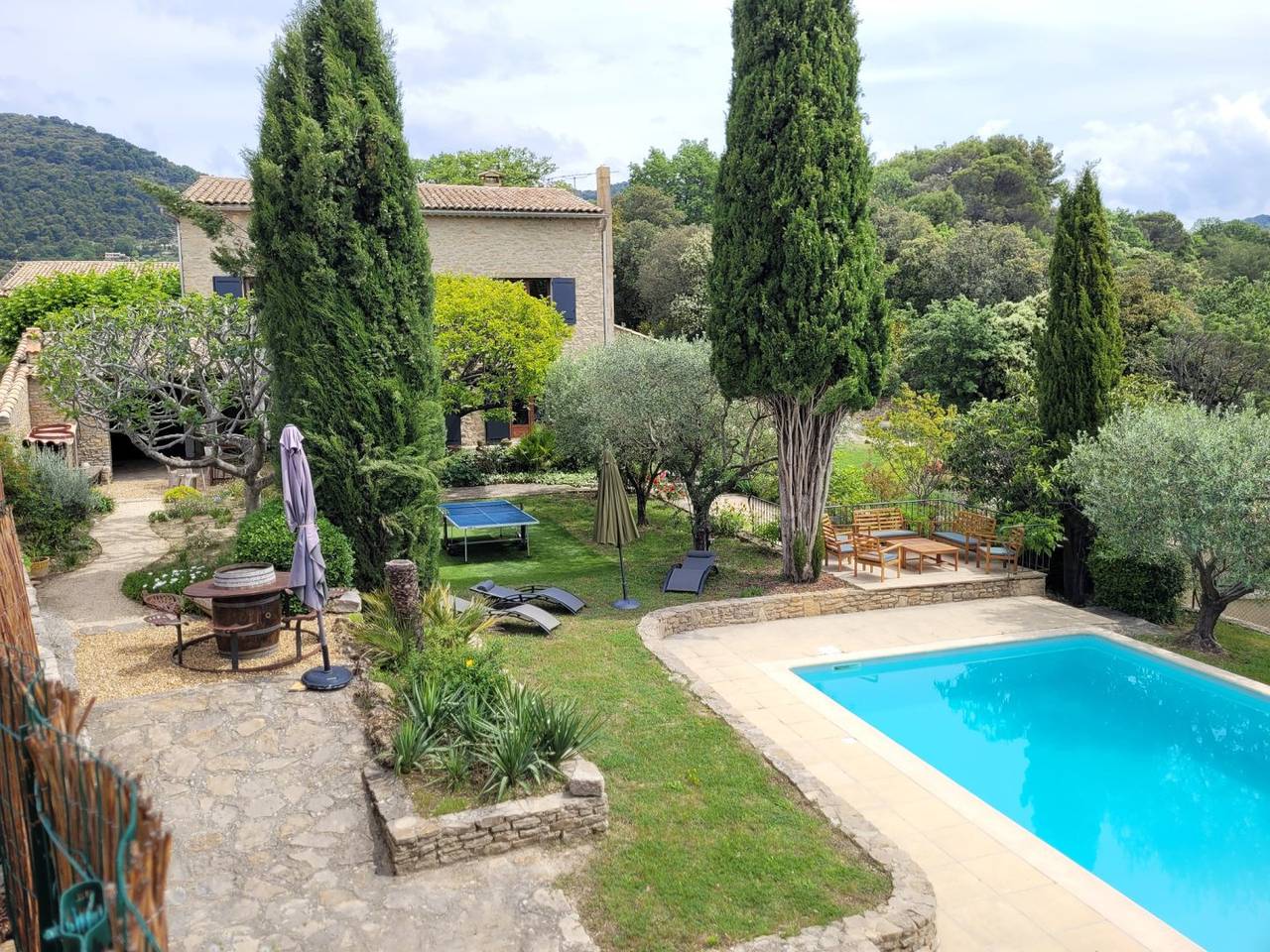 Maison provençale, piscine, vue mont Ventoux in Mérindol-les-Oliviers, Région de nyons