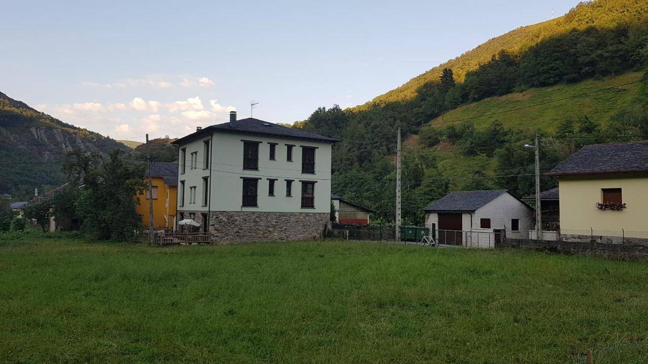 Apartamento entero, Apartment in Cangas del Narcea, Parque Natural de las Fuentes del Narcea, Degaña e Ibias