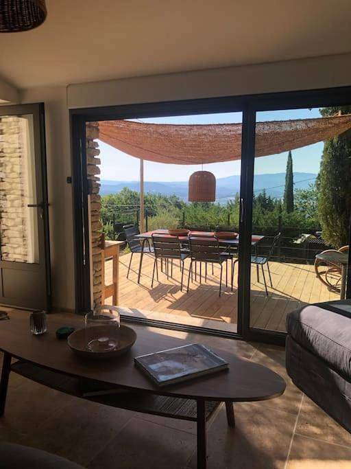 Location de vacances pour 6 personnes, avec jardin ainsi que vue et piscine à Murs - 3