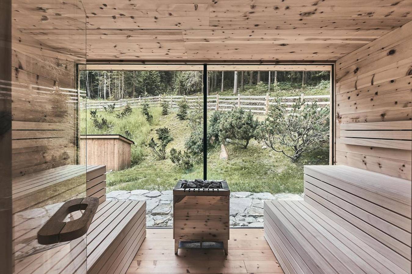 Chalet 'Waldchalet mit Jacouzzi' mit Bergblick, privater Terrasse und Wlan in Bichl (Ratschings), Ratschings