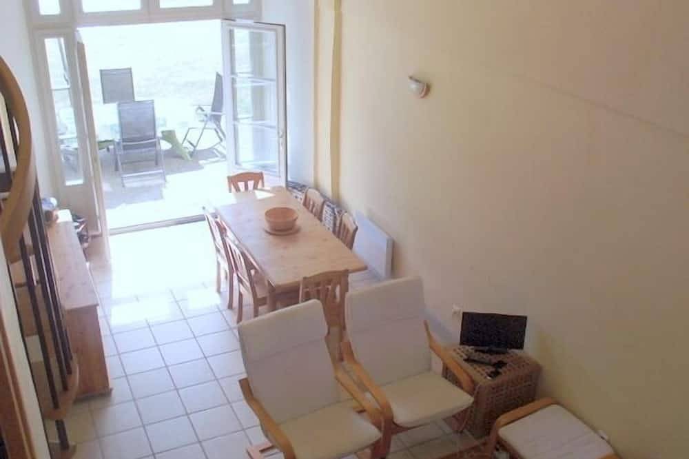 Appartement entier, Unique appartement de ski / montagne dans un parc du Xviiie siècle avec une nouvelle piscine in Château-Verdun (Ariège), Pyrénées