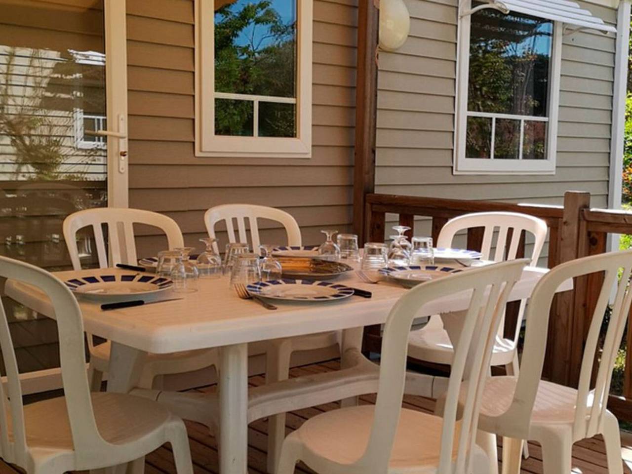 3-Bedroom Mobile Home with Terrace in Collias in Collias, Nimes region