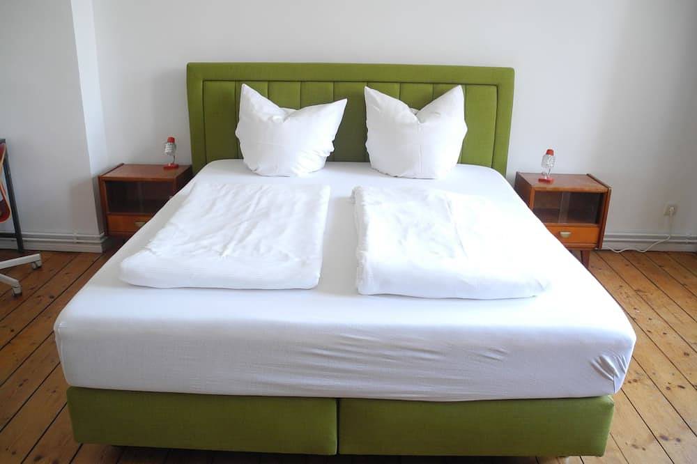 Ganze Wohnung, 2 Zimmer Vintage Apartment | Prenzlauer Berg in Prenzlauer Berg Berlin, Berlin