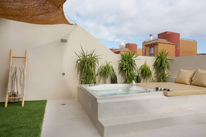 Holiday home for 2 people, with Hot tub and Garden in Corralejo