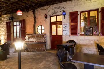 Hôtel pour 2 personnes, avec vue et terrasse, animaux acceptés à Port-Lesney