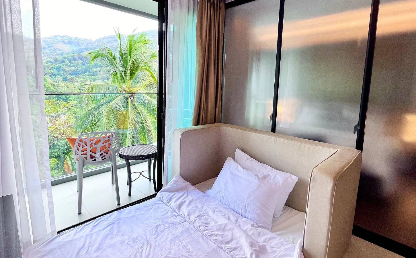 Ganze Ferienwohnung, Modernes Sea Breeze Apartment mit 6 Swimmingpools in Phuket