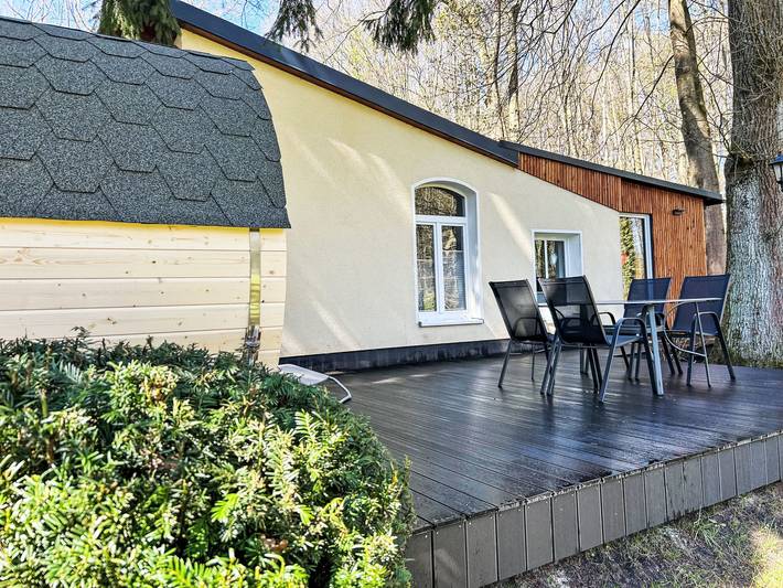 Bungalow für 2 Personen, mit Terrasse und Garten sowie Sauna