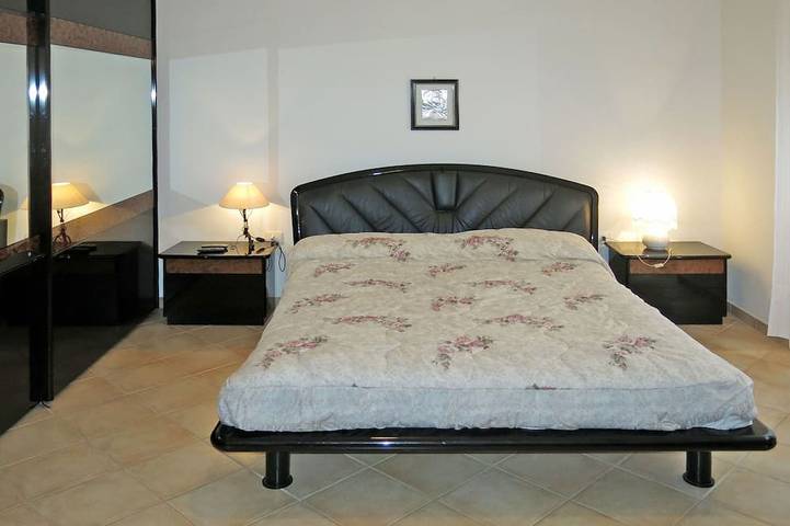 Location de vacances pour 6 personnes, avec jardin dans San Giovanni Sardinia - 4