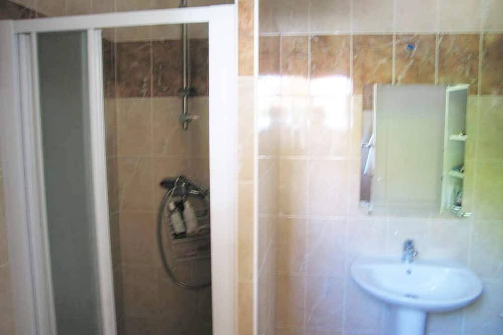 Town house very close to Paris.  in Pantin, Sena-Saint Denis