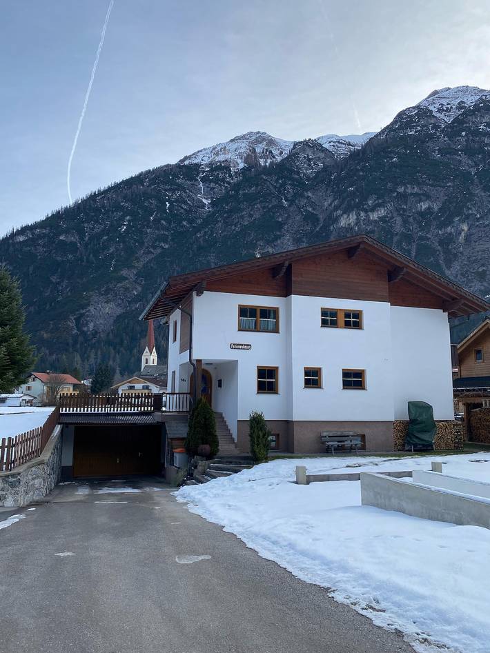 Gîte pour 4 personnes, avec balcon à Bach