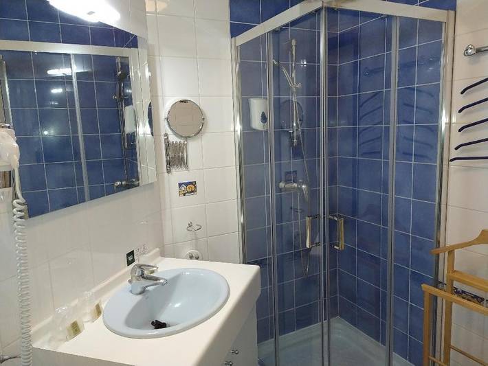 Hôtel pour 2 personnes, avec Terrasse ainsi que Jardin et Vue à Saint-Victor-la-Rivière - 4