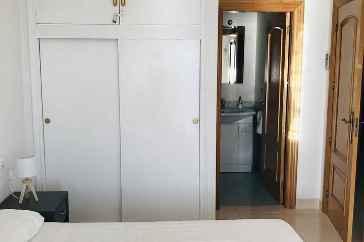 Appartement entier, Appartement-Panoramique-Salle de bain privée-Vue mer in Benidorm, Costa Blanca